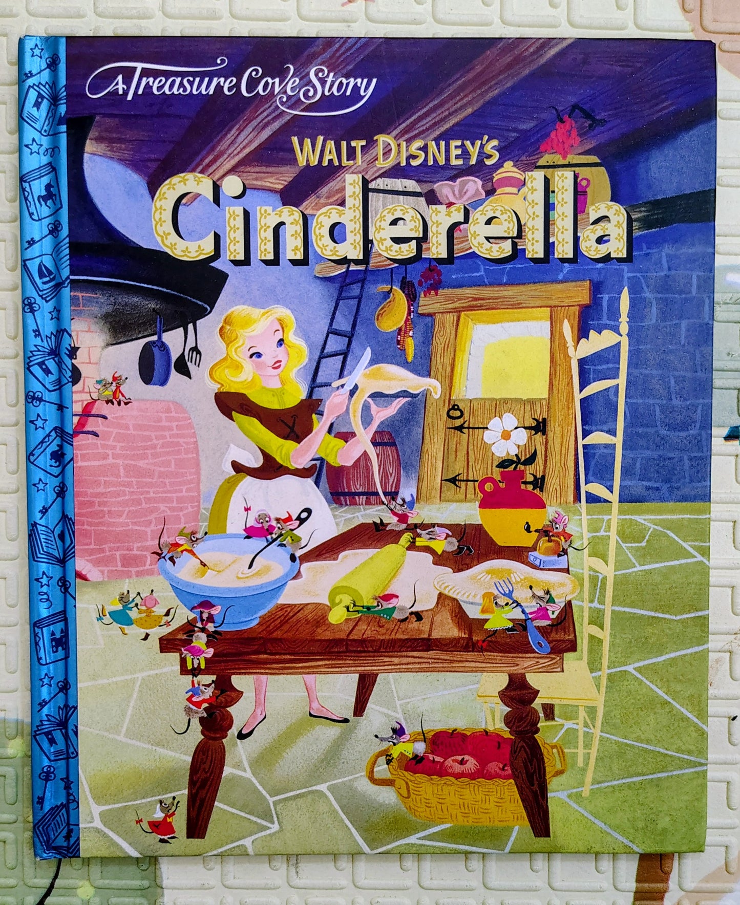 Walt Disney’s Cinderella (Treasure Cove Story)