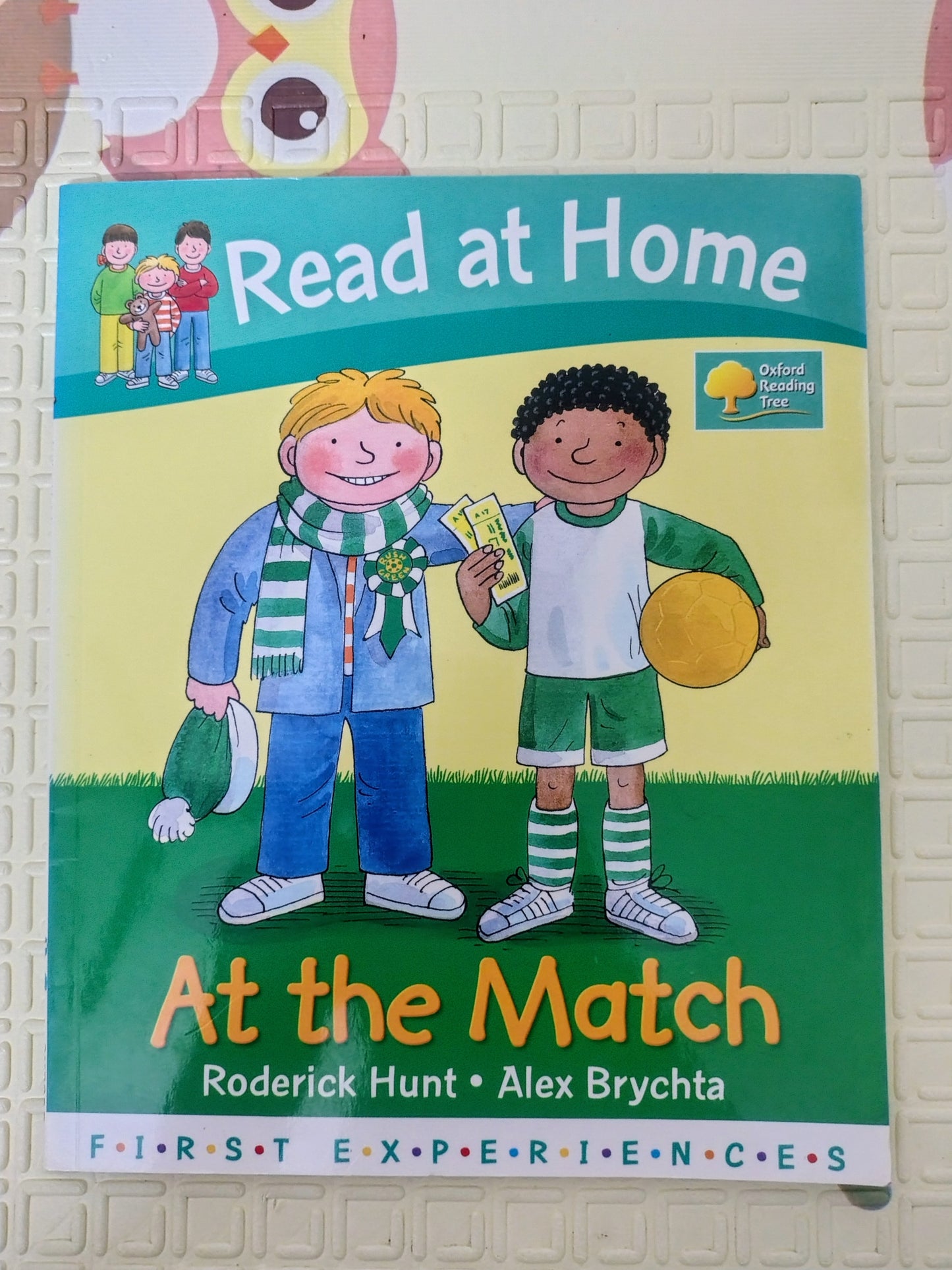 Oxford Read at Home -At the Match( Level 4)